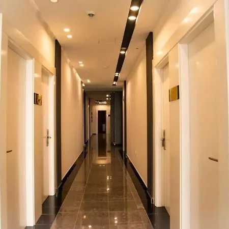 1 Bedroom With Fast Internet And Sea View Balcony In 公寓