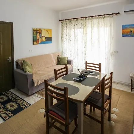 1 Bedroom With Fast Internet And Sea View Balcony In