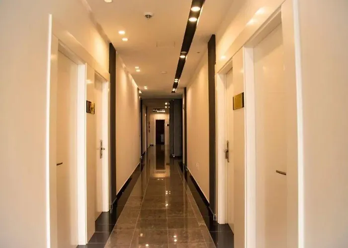 1 Bedroom With Sea View Balcony In Apartment